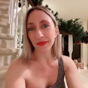 Meet your Posher, Claire